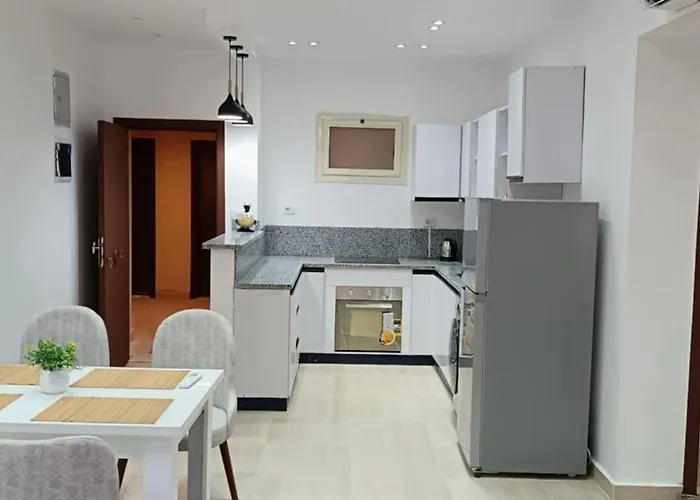 Bay View, Sahl Hashish, *